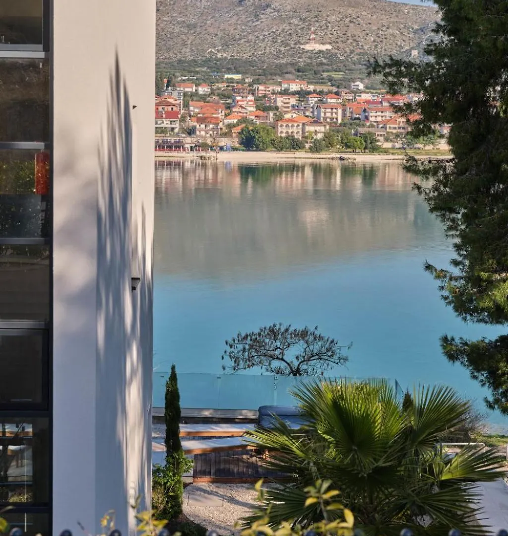 Apartment Mistral By Interhome Traù 0*,  Croazia