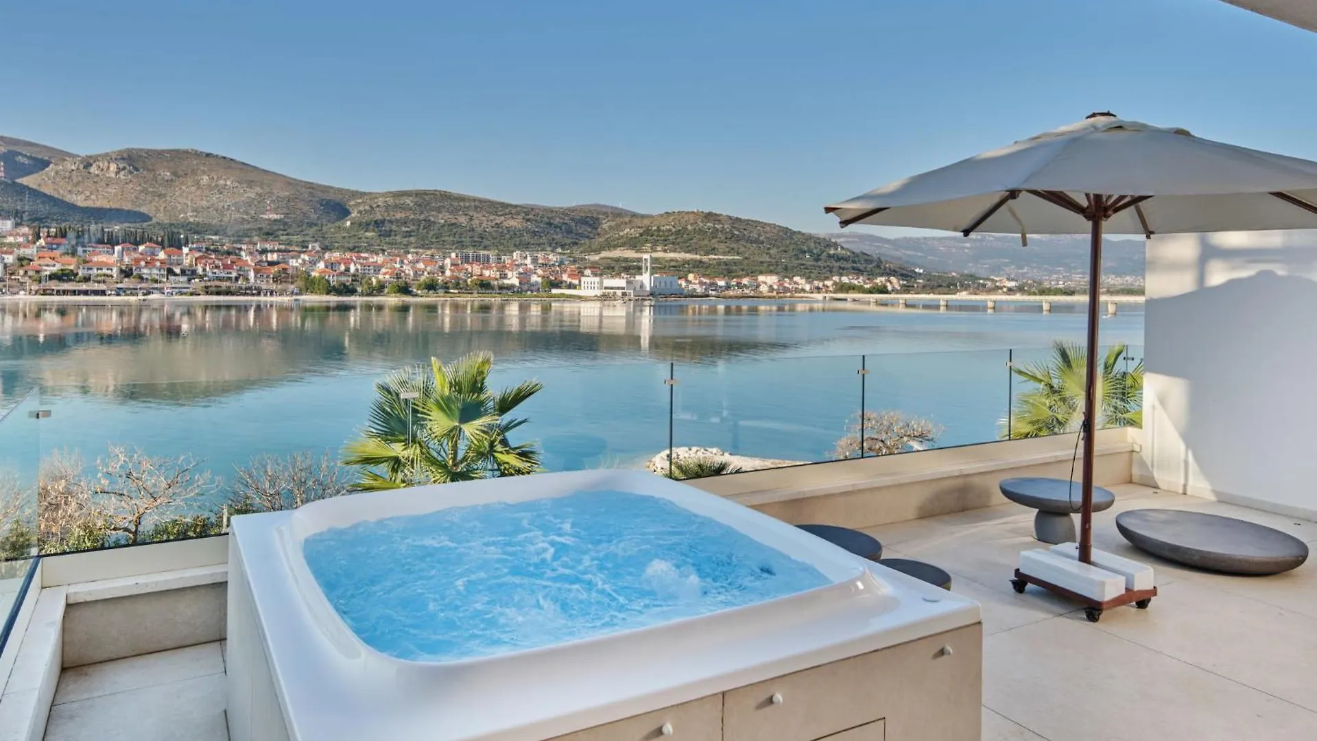 Apartment Mistral By Interhome Traù Croazia